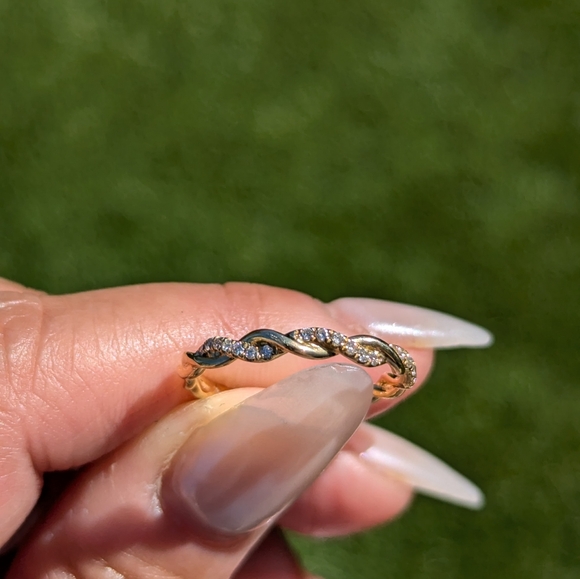 14k Yellow Gold Diamond Rope Twist Band - Picture 8 of 8